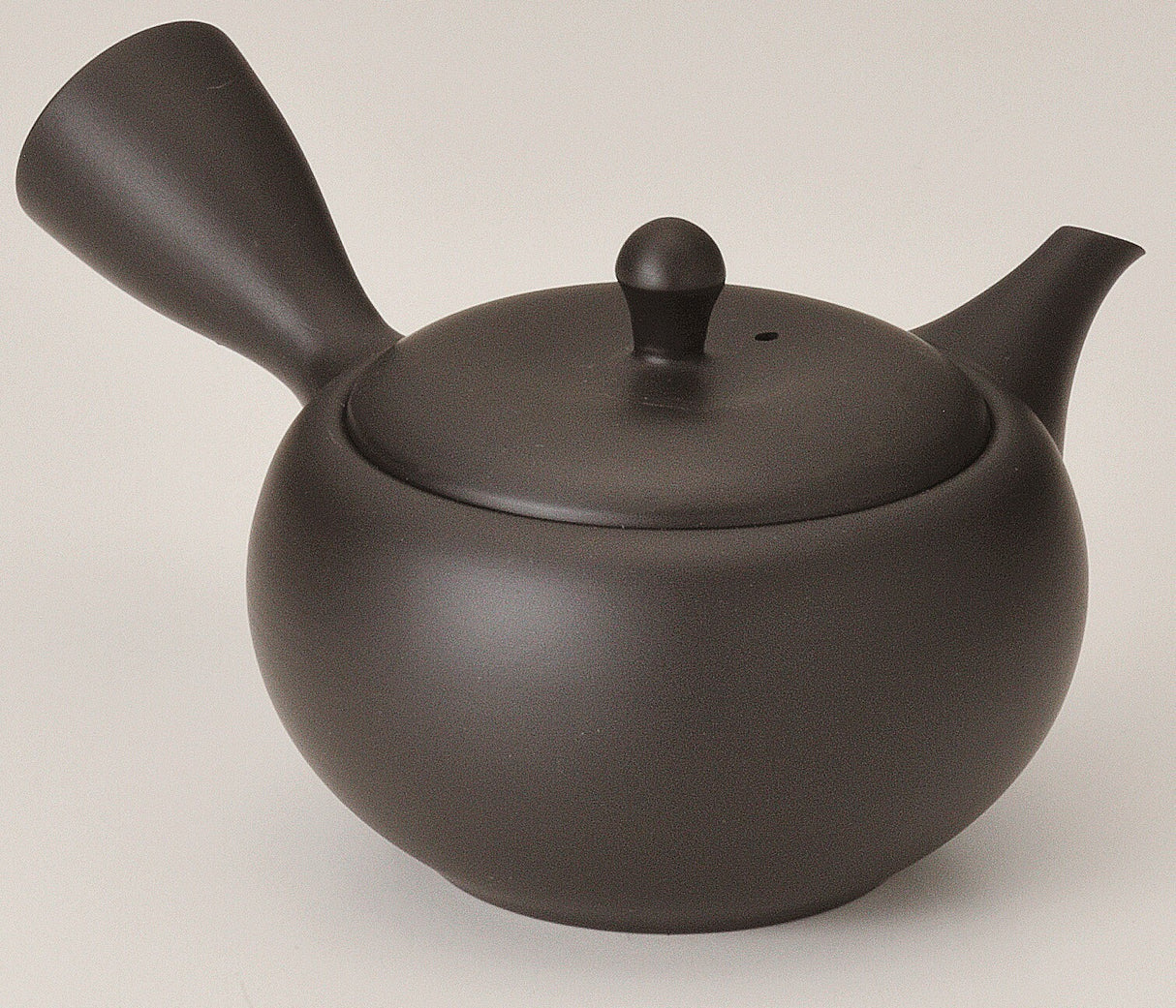 Takasuke Kiln (Y115) 高資陶苑: Tokoname Kyusu Tea Pot, Black, Kikumaru Ceramic Mesh Strainer 250 ml