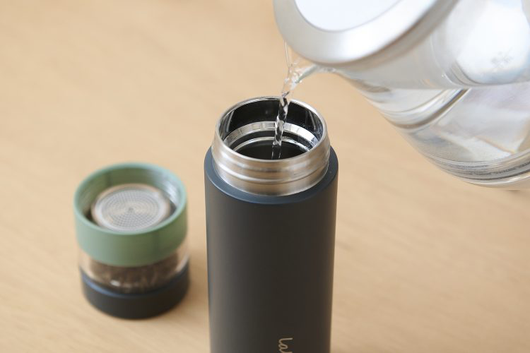 Lalaluctus ティーボトル - ステンレススチール製タンブラー(ティーストレーナー付き) - ダークグレー - 400 ml