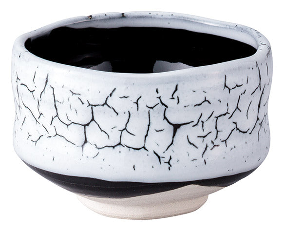 Seiangama: White & Black Cracked Glaze Matcha Bowl 白黒荒貫入抹茶椀