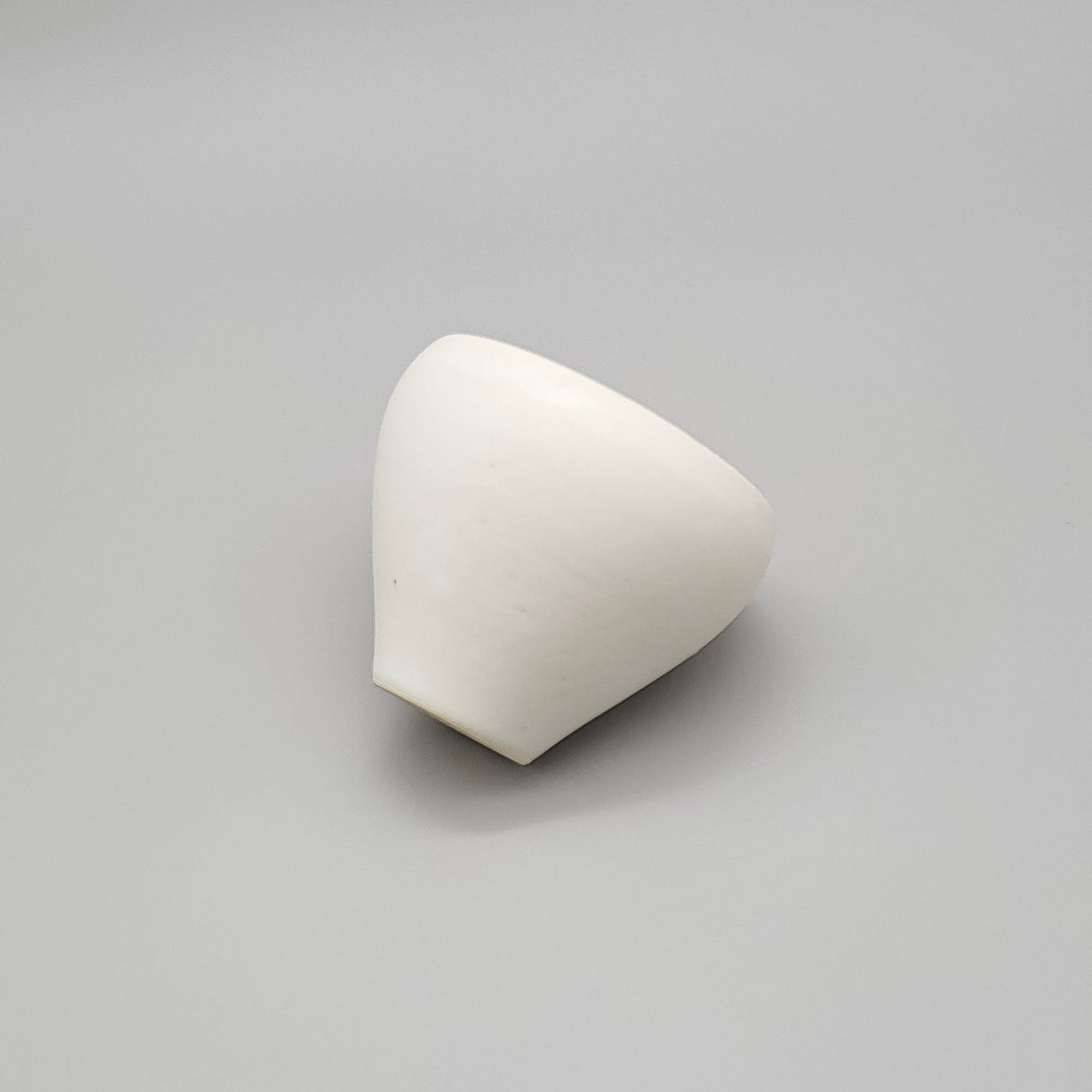 Emui × YUNOMI / HAKU(Handmade Ceramic / 桐箱入りユノミオリジナル)