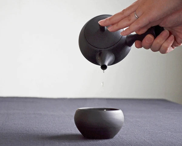 SALIU - Black Tokoname Yunomi Tea Cup -RYO- 湯呑み 凌