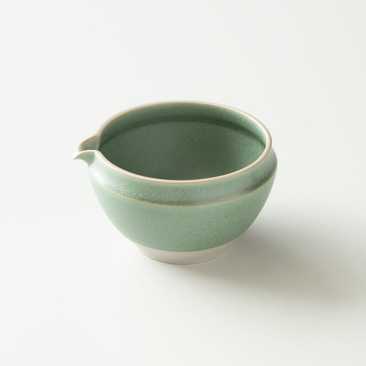 (while stock lasts) Origami Tea Matsukaze Green Minoyaki Porcelain Matcha Bowl with Pouring Lip 抹茶碗 松風グリーン