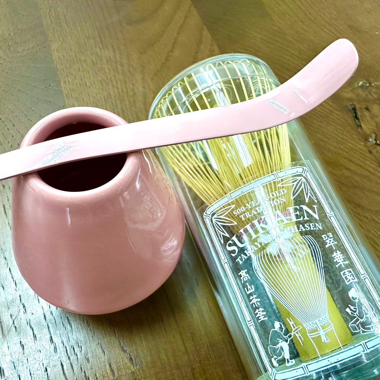 Suikaen: Chasen Matcha Whisk, Laughter (Pink Emi, 笑)