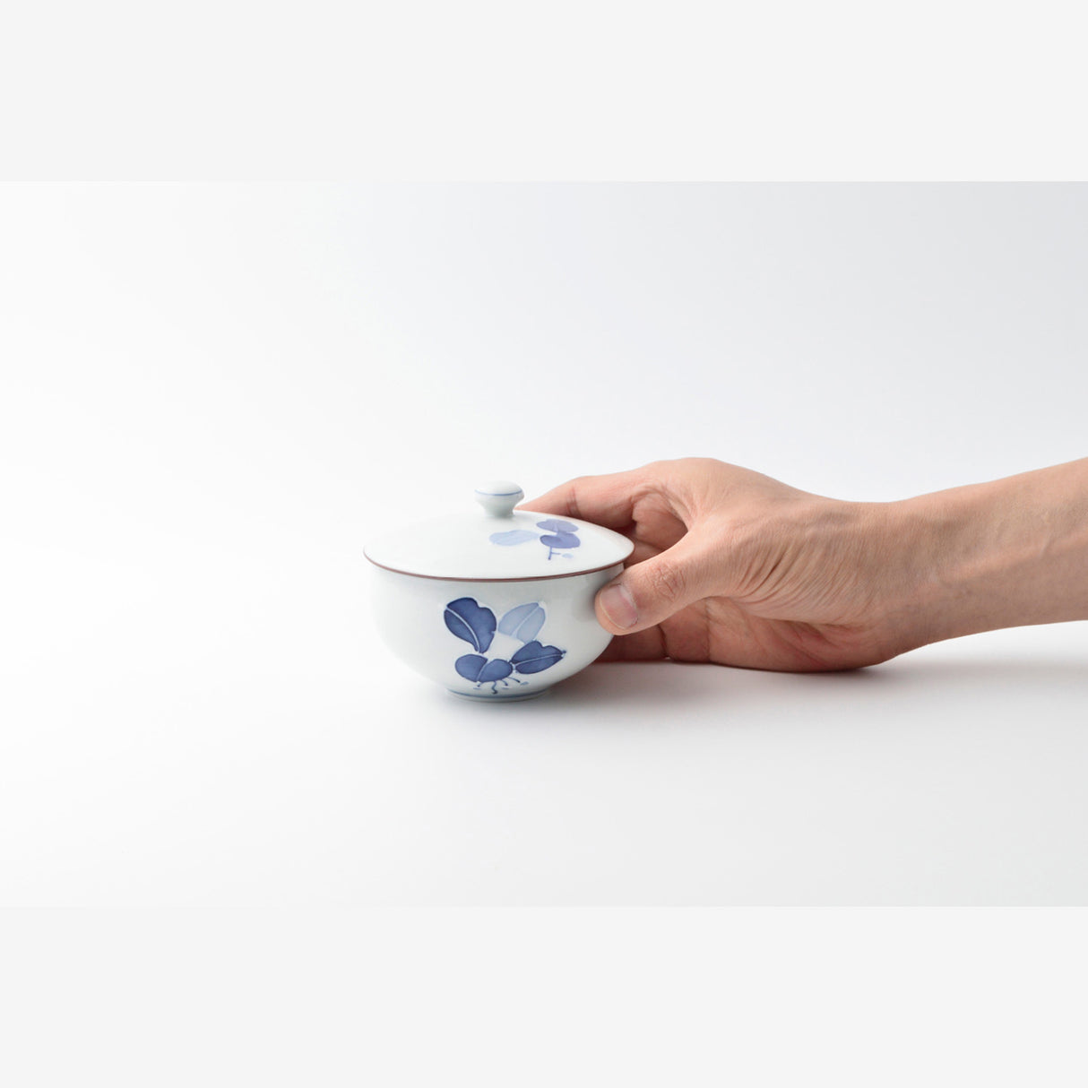 Saikai Ceramics: Hasamiyaki White Porcelain - Manryo Series - Kumidashi Tea Cup with Lid