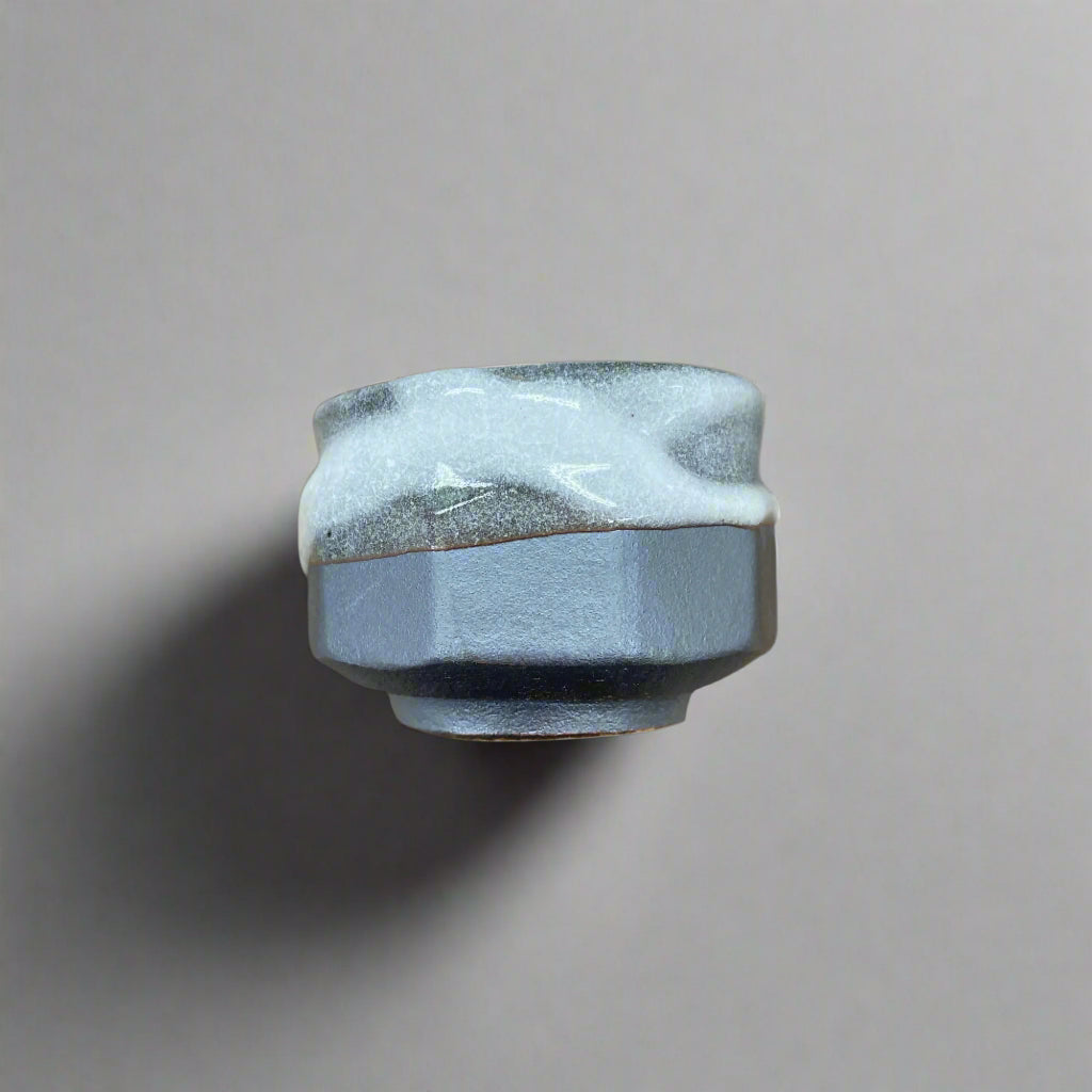 Seiangama: Handmade Mino-yaki Guinomi Cup 5 Piece Set with Wooden Box 手造り五様ぐい呑揃