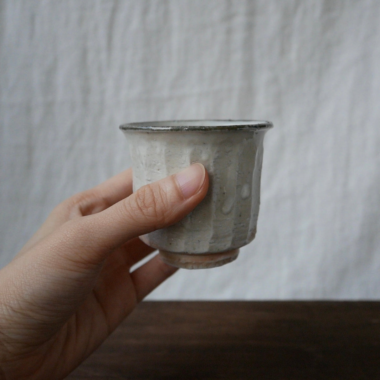 Gotanbayashi Kama: Karatsuyaki Porcelain Yunomi Cup - yunomi-jp.pro