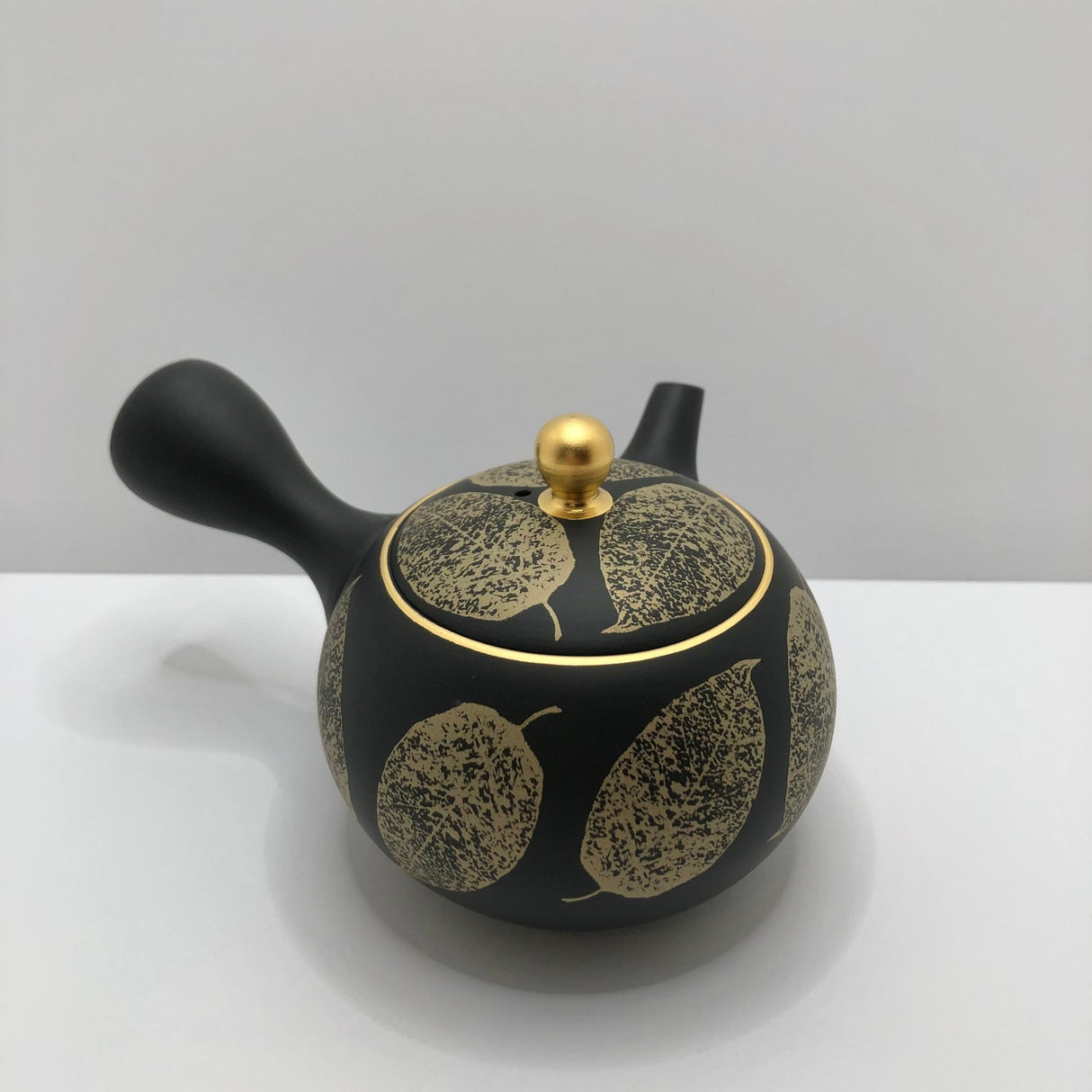 Isobe Ceramics mi124: Tokoname Kyusu Shouhou 200 ml 金彩木の葉 - yunomi-jp.pro