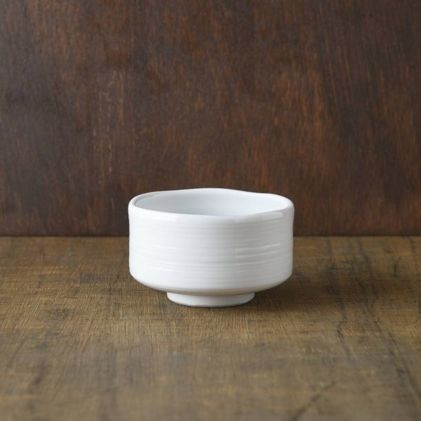 Oda Pottery: Kushime Porcelain White Mini Matcha Bowl - yunomi-jp.pro