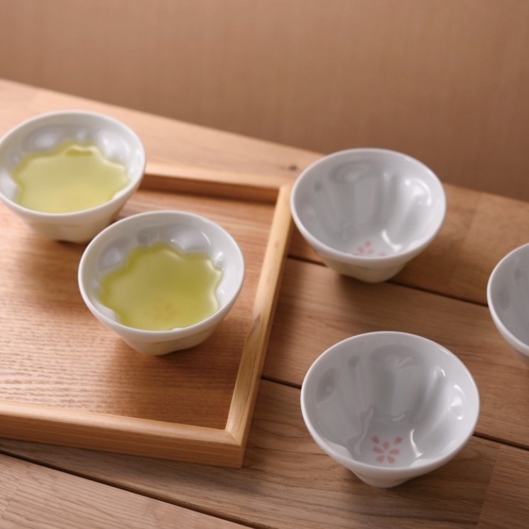 Sakura Shaped Porcelain Tea Cup - yunomi-jp.pro