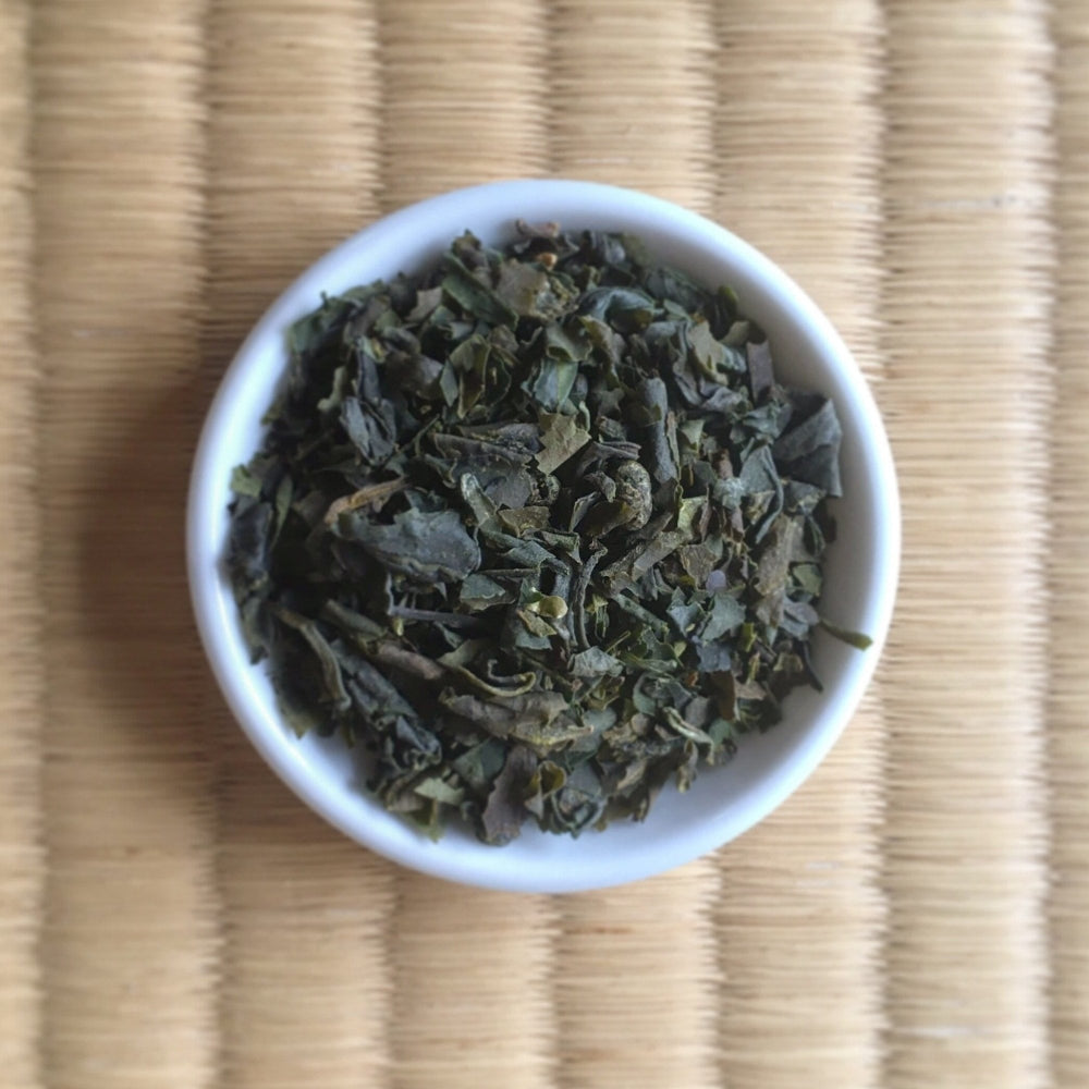 Tarui Tea Farm: 2019 First Flush Karabeni Single Cultivar Shizuoka Oolong Tea - yunomi-jp.pro
