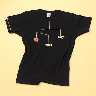 TOHOKU: Hand stitched by Tsunami Survivors Sashiko T-shirts White & Black - yunomi-jp.pro