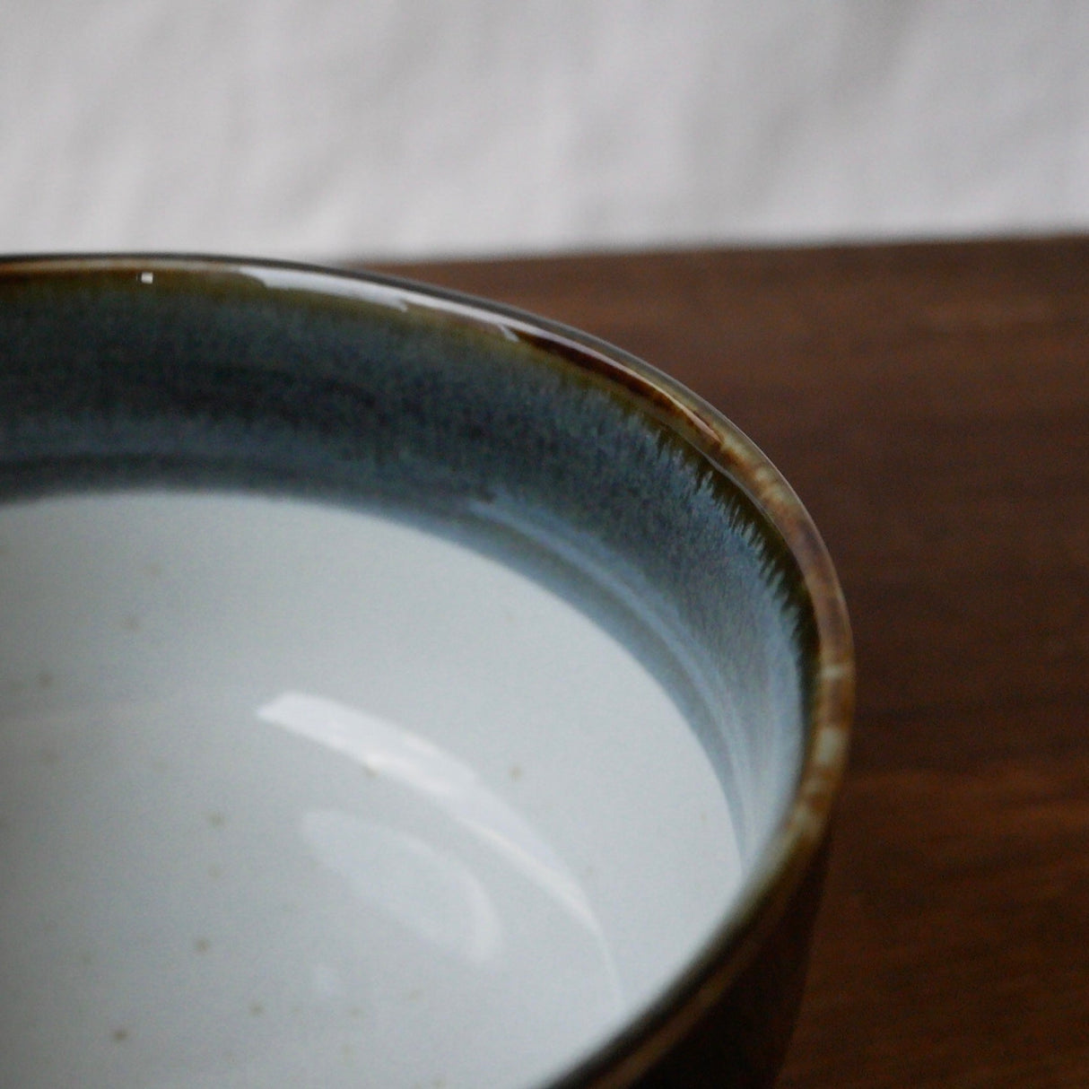 Yamaki Ikai M2034: Toho Blue Yohen Matcha Tea Bowl 唐峰紺窯変抹茶碗 - yunomi-jp.pro