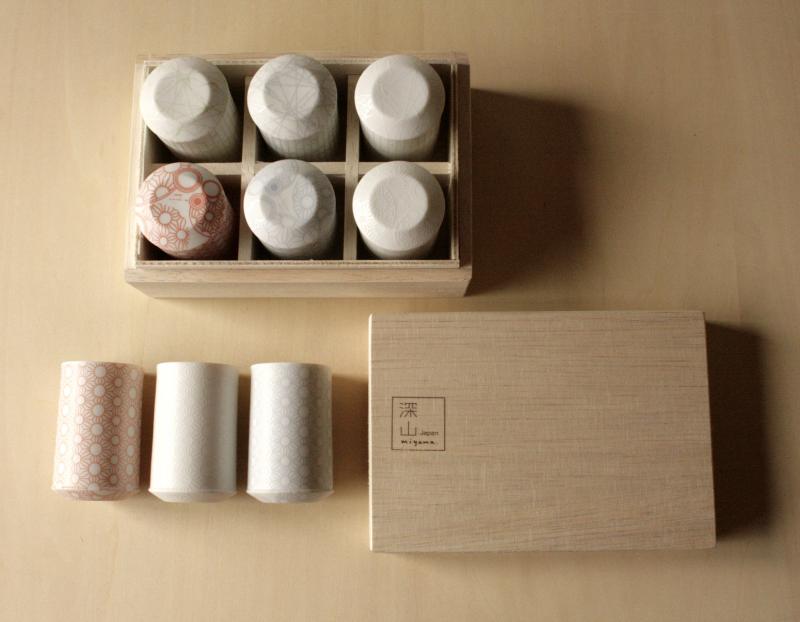 Yamani - Miyama Tableware: Sasasa Guinomi Shot Glass 6-Piece Set with Wooden Gift Box - yunomi-jp.pro