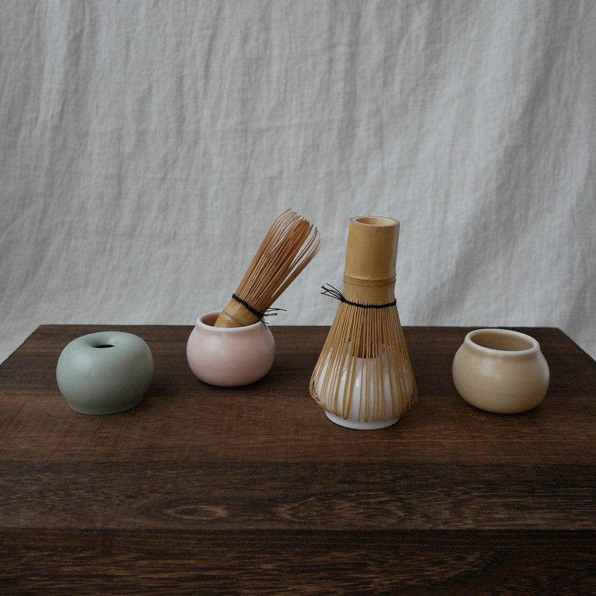 Yoshimura 50705 - Modern Whisk Stand, Porcelain White - yunomi-jp.pro