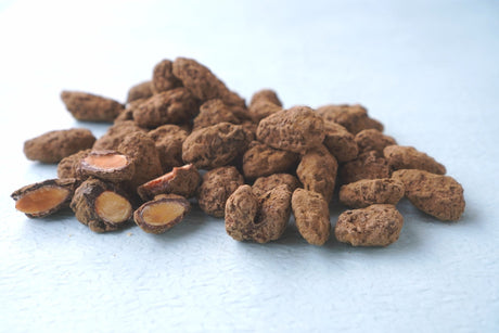 Hojicha & Chocolate Coated Almonds Recipe - yunomi-jp.pro