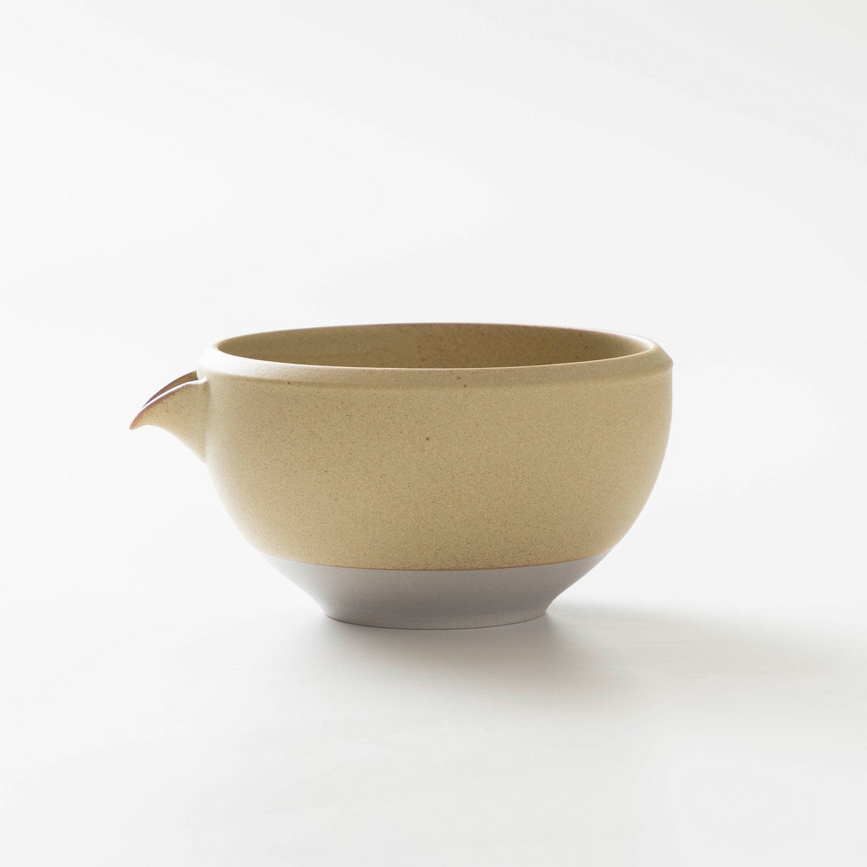Origami Kai - Pour Wara Brown - Minoyaki Porcelain Katakuchi Matcha Bowl with Pouring Lip