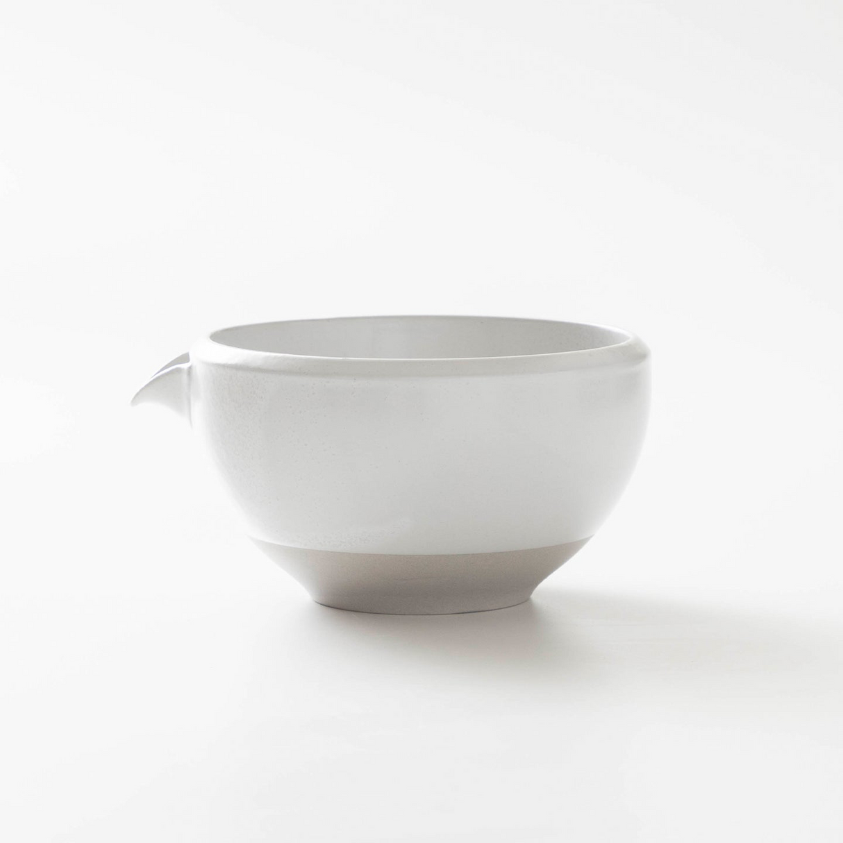 Origami Kai - Pour Kinu White - Minoyaki Porcelain Katakuchi Matcha Bowl with Pouring Lip