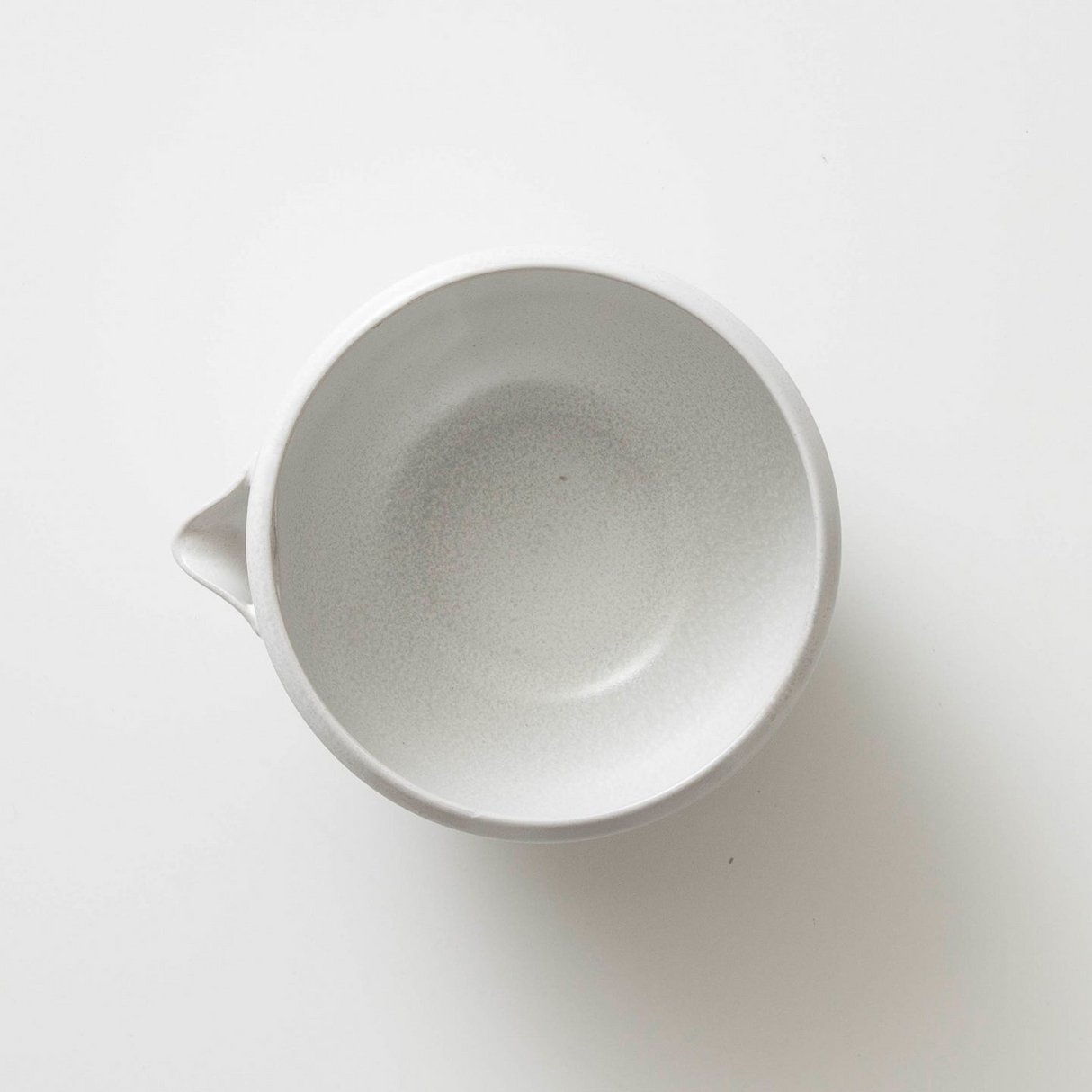 Origami Kai - Pour Kinu White - Minoyaki Porcelain Katakuchi Matcha Bowl with Pouring Lip