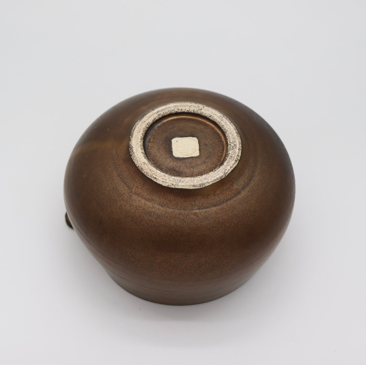 Emui × YUNOMI / YOIN (余韻) Matcha Pouring Bowl (Handmade Ceramic / 桐箱入りユノミオリジナル) yunomi-jp.pro