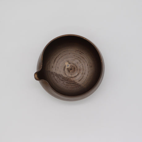 Emui × YUNOMI / YOIN (余韻) Matcha Pouring Bowl (Handmade Ceramic / 桐箱入りユノミオリジナル) yunomi-jp.pro
