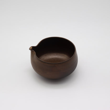 Emui × YUNOMI / YOIN (余韻) Matcha Pouring Bowl (Handmade Ceramic / 桐箱入りユノミオリジナル) yunomi-jp.pro