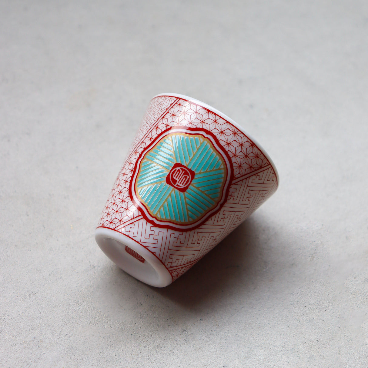 Kutaniyaki Porcelain Tea Tasting Cup - MEGUMI (Engi Choko 縁起ちょこ)