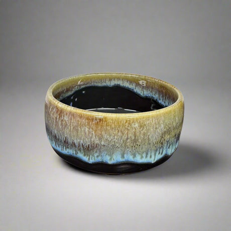 Saikai Ceramics: Hakuwan - Jatenmoku, Porcelain Matcha Bowl with Gift Box - yunomi-jp.pro
