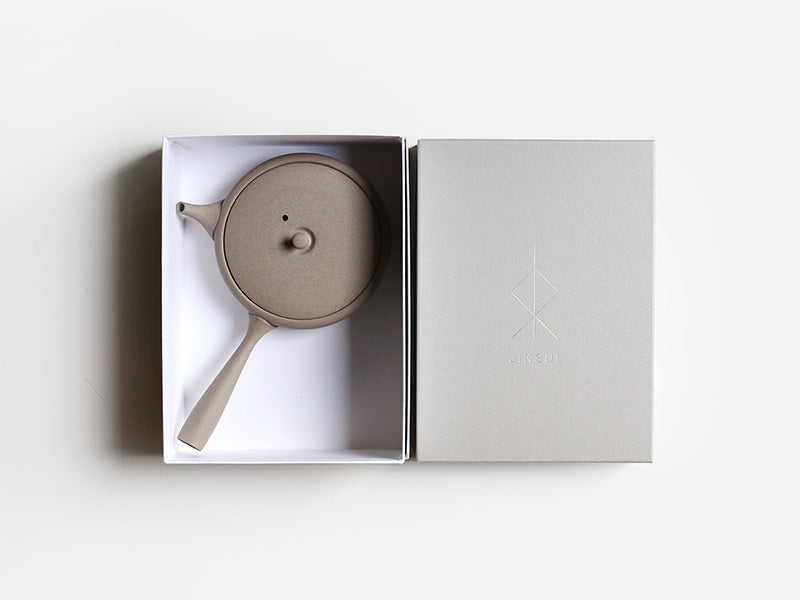 Jinsui Kiln: TOKI - KINARI, Flat Tokoname Kyusu Tea Pot (80ml)