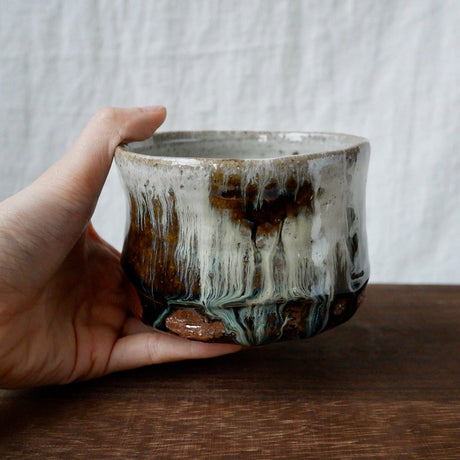 Gotanbayashi Kama: Karatsuyaki Matcha Bowl with Gift Box - yunomi-jp.pro