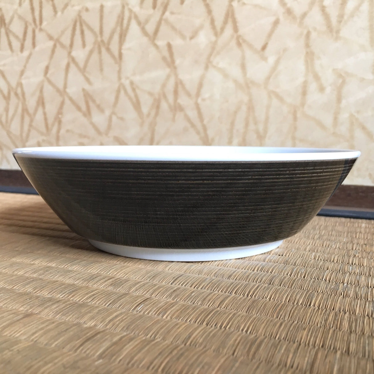 Hakusan Porcelain: Hasamiyaki Bowl - "Threads of Hemp" (Indigo or Sepia) - yunomi-jp.pro