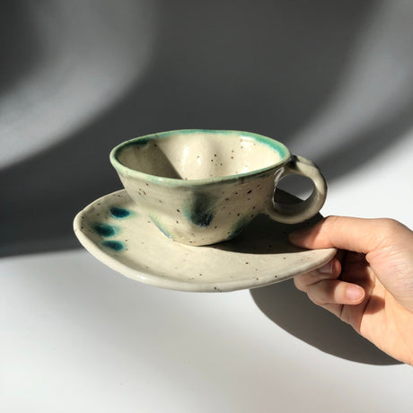 Hiroshi Hirai: Heart Shaped Cup & Saucer Set, Green Accents - yunomi-jp.pro
