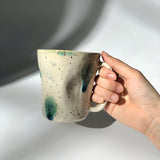 Hiroshi Hirai: Heart Shaped Mug Cup, Green Accents - yunomi-jp.pro