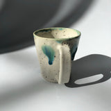 Hiroshi Hirai: Heart Shaped Mug Cup, Green Accents - yunomi-jp.pro