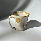 Hiroshi Hirai: Heart Shaped Mug Cup, Yellow Accents - yunomi-jp.pro