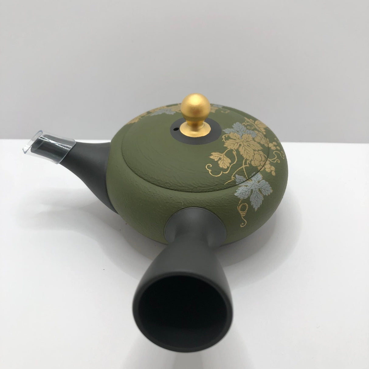 Isobe Ceramics se107: Tokoname Kyusu Golden Grapes Motif by Shouhou 250 ml 金葡萄 - yunomi-jp.pro