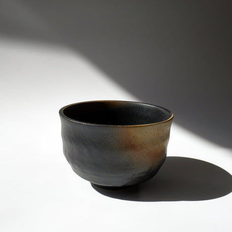 Kizoku Club: Black Bizen-yaki Mini Matcha Bowl - yunomi-jp.pro