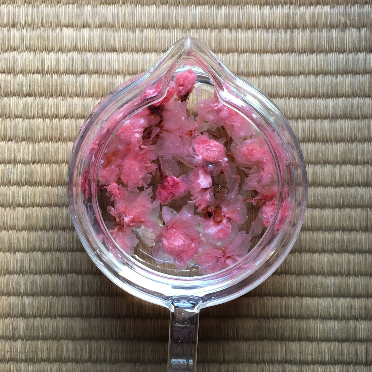 Obubu Tea: Sakura Flowers Herbal Tea - yunomi-jp.pro