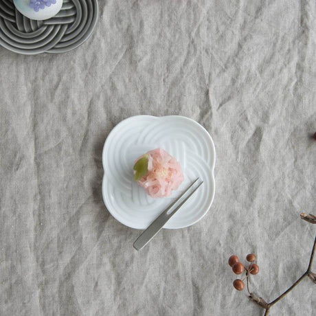 Oda Pottery: Wagashi Plate White (10.5 cm) - yunomi-jp.pro