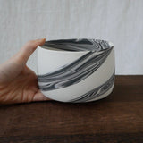 Shinro Yamamoto: Marble Porcelain Matcha Bowl 800 - yunomi-jp.pro