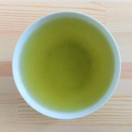 Sueyoshi Tea Atelier #002: 2022 "Furusato no Hana" Okumidori Fukamushi Kabusecha from Kagoshima 末吉銘茶 郷里の華 奥みどり - yunomi-jp.pro