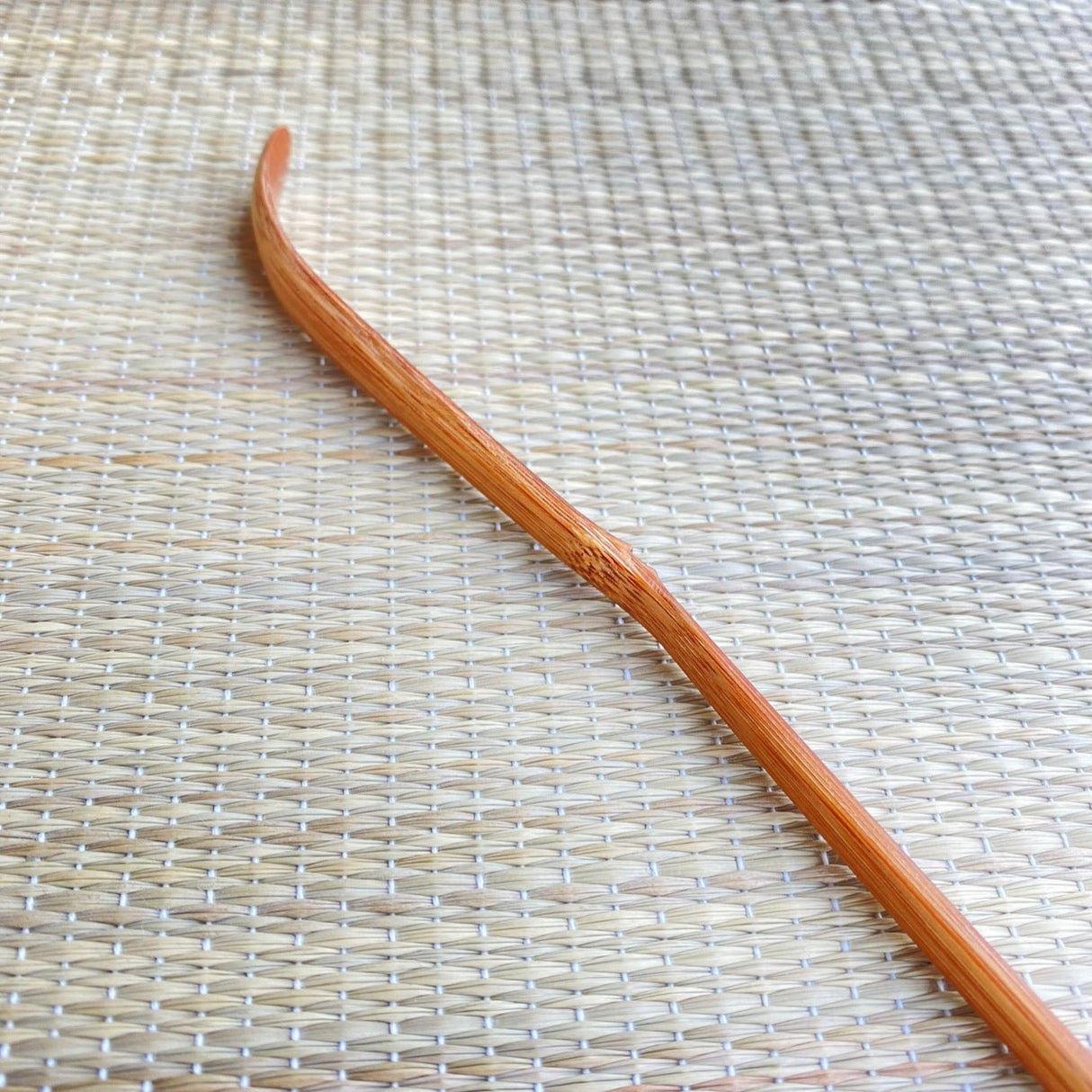 Suikaen Tanimura Yasuburo: Susudake Chashaku, Japanese Dark Bamboo Tea Scoop 煤竹茶杓 - yunomi-jp.pro
