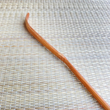 Suikaen Tanimura Yasuburo: Susudake Chashaku, Japanese Dark Bamboo Tea Scoop 煤竹茶杓 - yunomi-jp.pro