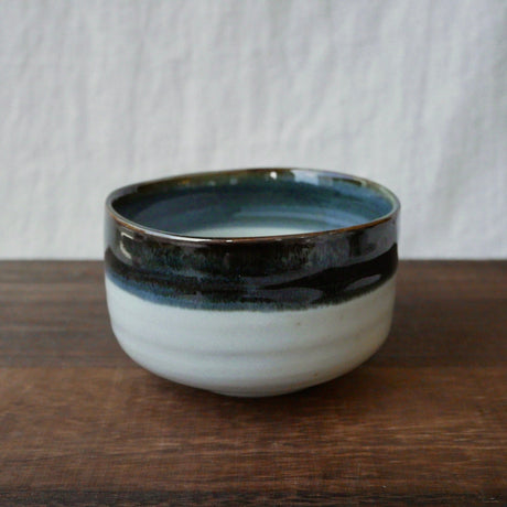 Yamaki Ikai M2034: Toho Blue Yohen Matcha Tea Bowl 唐峰紺窯変抹茶碗 - yunomi-jp.pro