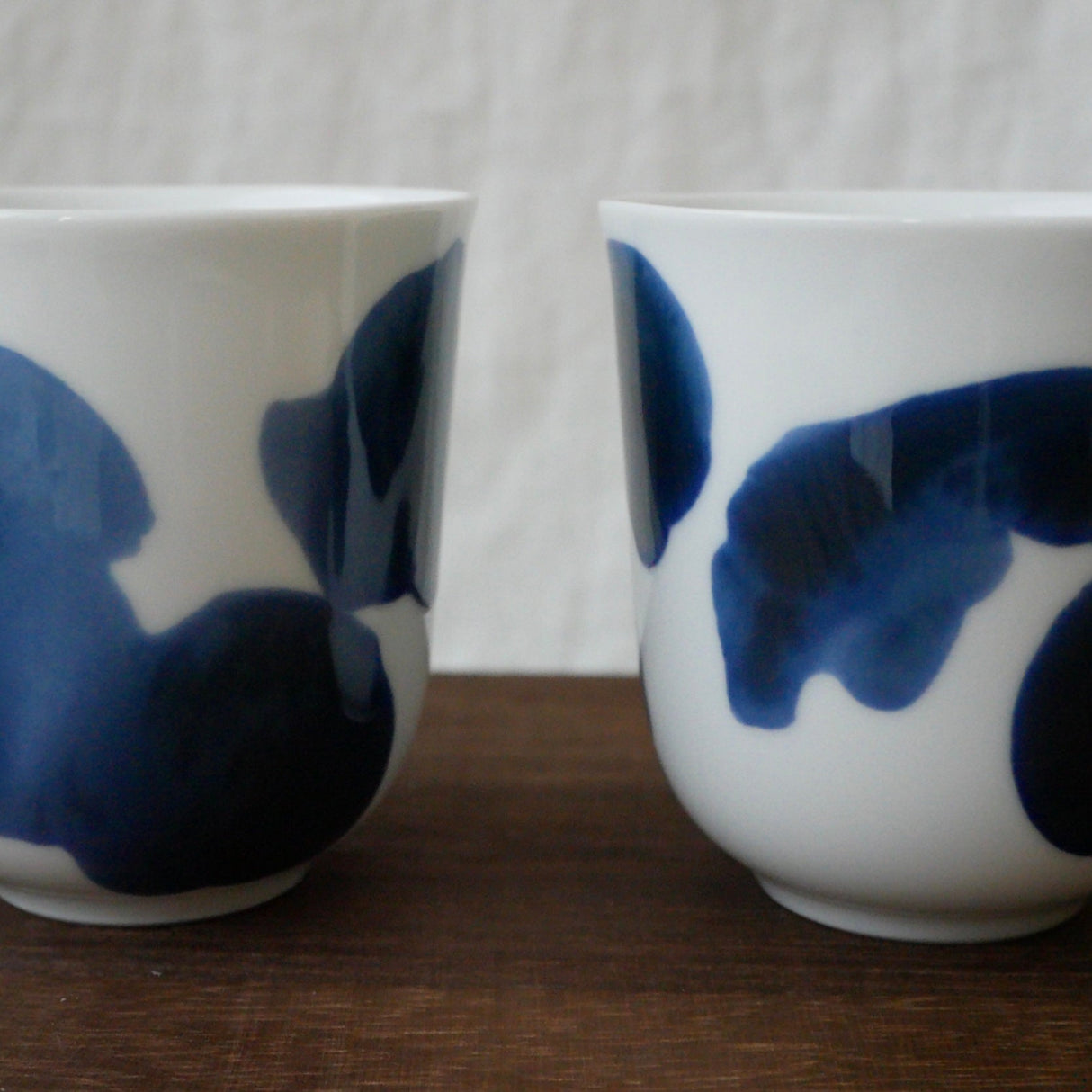 Yamani - Miyama Tableware: Blue Ink White Paired Mugs - yunomi-jp.pro