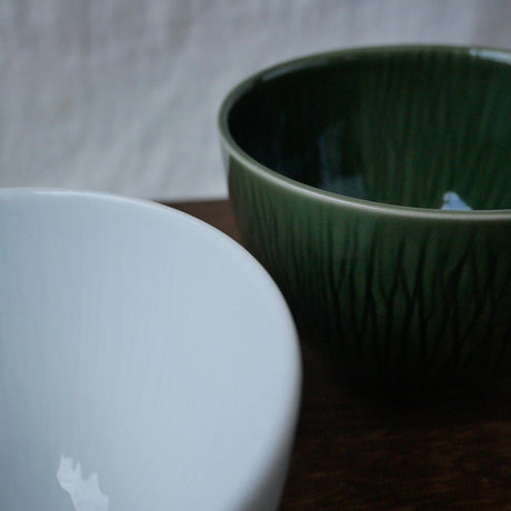 Yamani - Miyama Tableware: "Crease" Matcha Bowl Oribe Green - yunomi-jp.pro