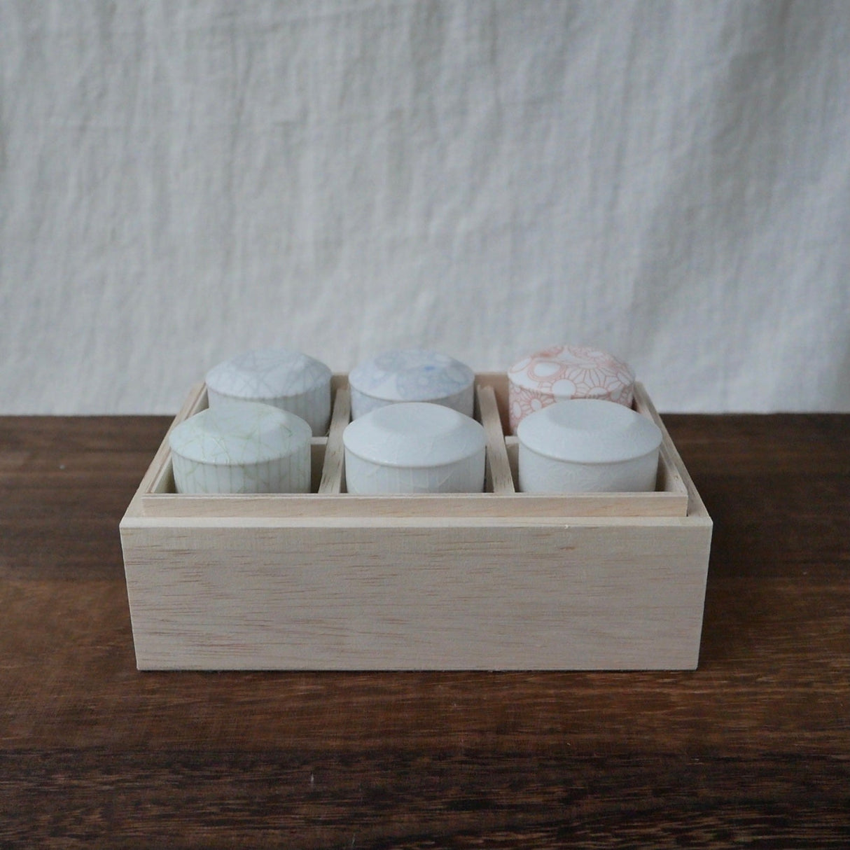 Yamani - Miyama Tableware: Sasasa Guinomi Shot Glass 6-Piece Set with Wooden Gift Box - yunomi-jp.pro