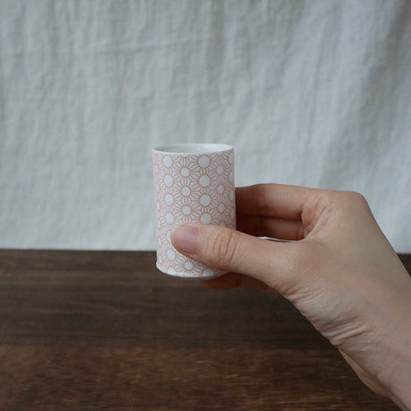 Yamani - Miyama Tableware: Sasasa Guinomi Shot Glass 6-Piece Set with Wooden Gift Box - yunomi-jp.pro