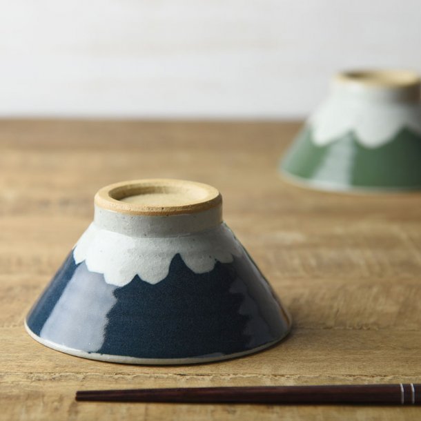 Yamani - Teshigoto Series: Mt Fuji Rice Bowl, 13 cm, Indigo - yunomi-jp.pro