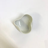 Yamatane: Tea Professional's White Porcelain Cooling Bowl, Yuzamashi - yunomi-jp.pro