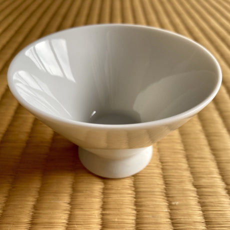 Yamatane: Tea Professional's White Porcelain Tea Cup - Asagao - yunomi-jp.pro